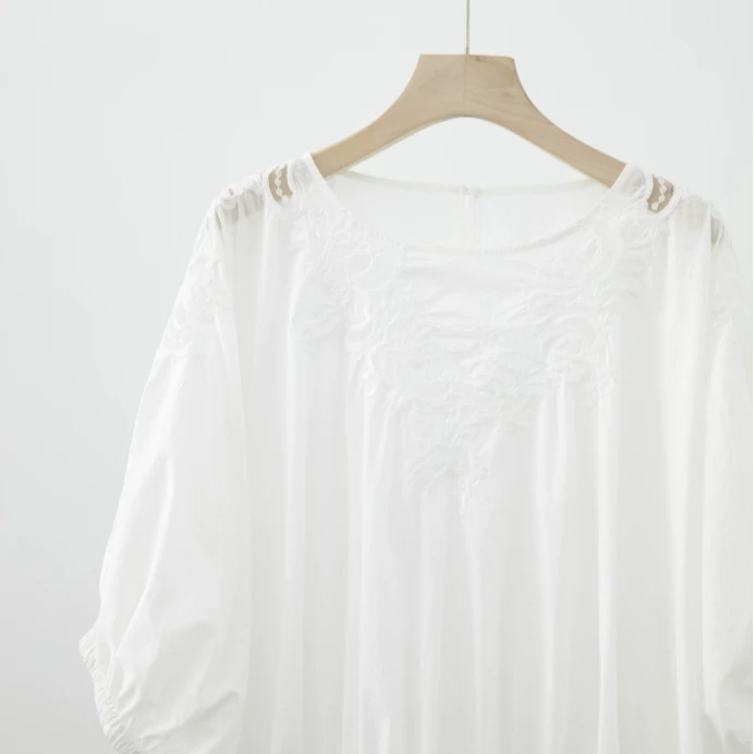 白色法式蕾丝松紧蝙蝠袖春衬衫NCY4C3023