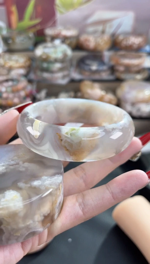 未镶嵌手镯石英质玉59