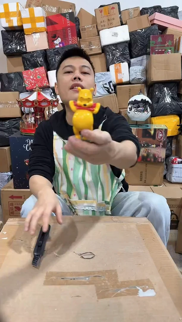 瓷片大肚子维尼小摆件 树脂