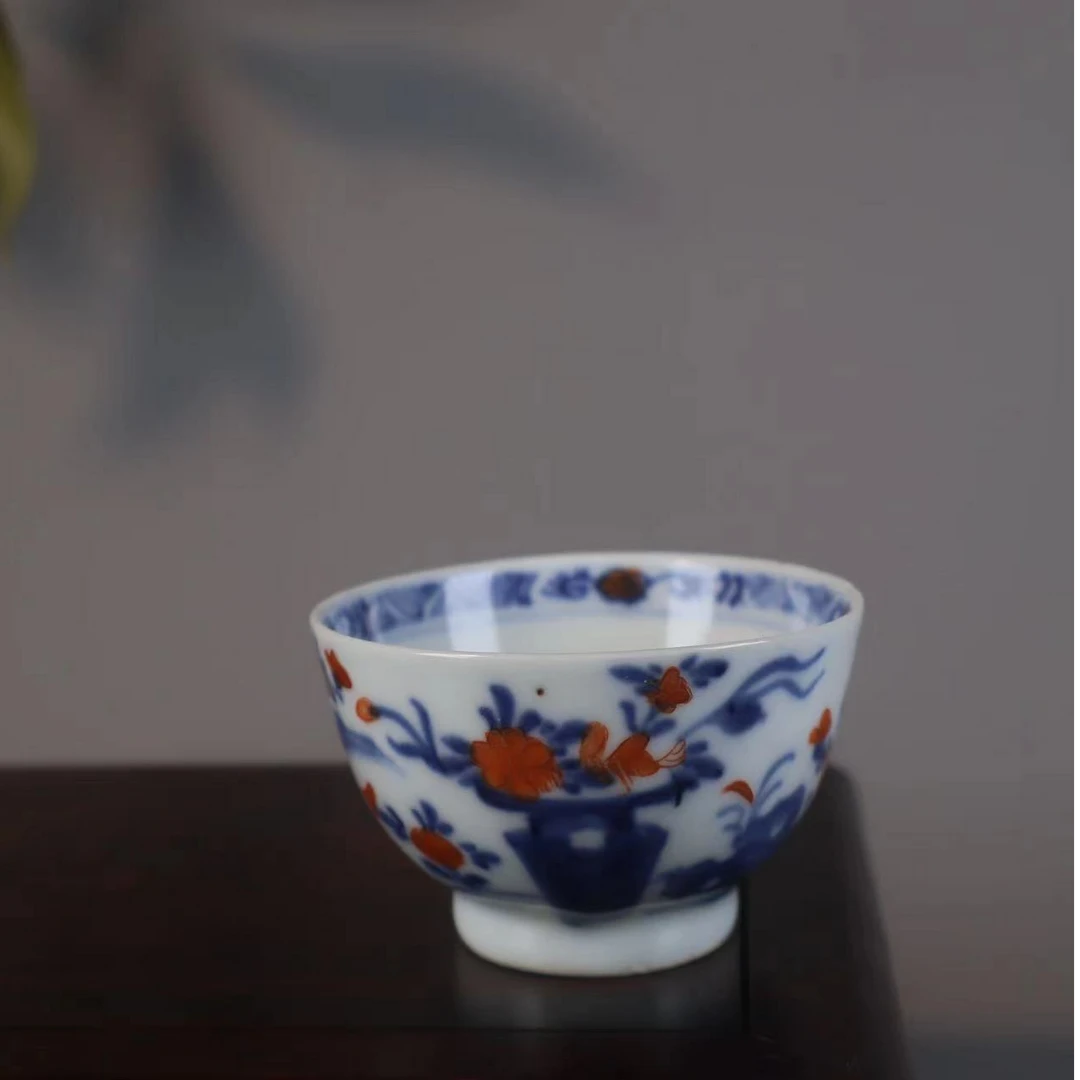 14:清乾隆青花矾红描金博古花卉山水杯