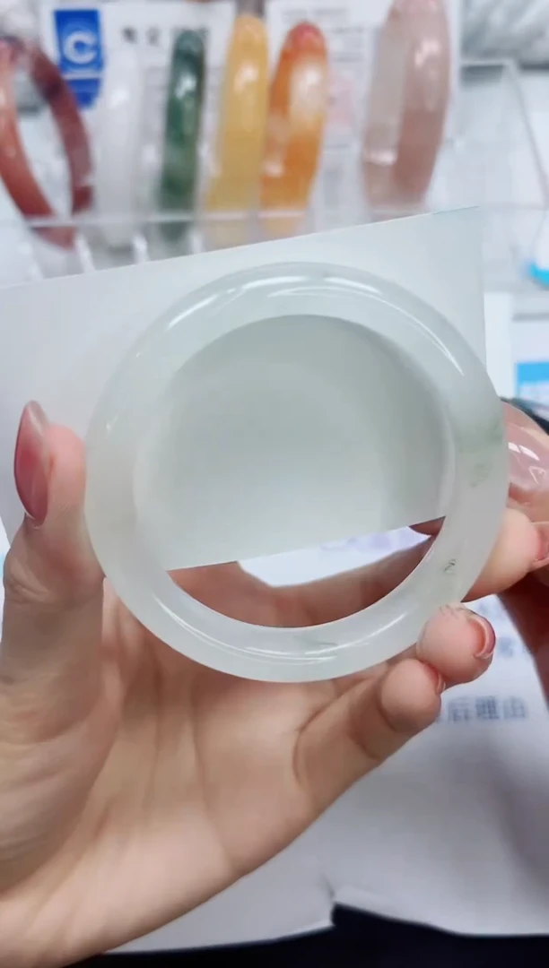 石英质玉手镯未镶嵌360/54.6