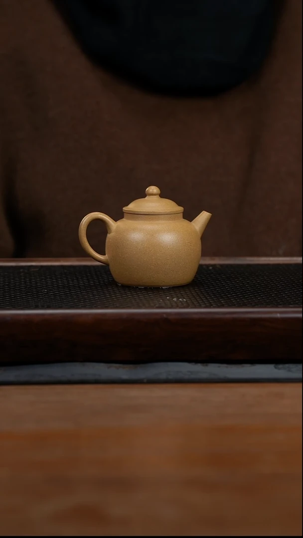 茶壶紫砂150cc黄龙山原矿段宫灯12