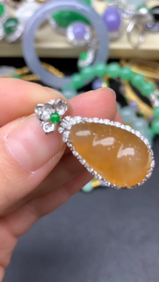 颈饰18K金镶嵌翡翠325-雪姐翡翠天天见