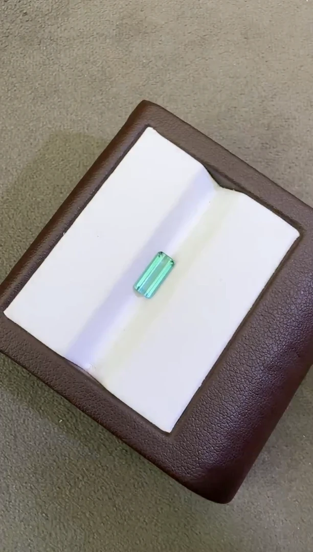 未镶嵌珠宝半成品碧玺0.95ct