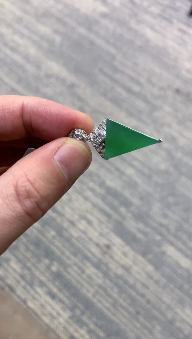 颈饰未镶嵌翡翠天然A货翡翠