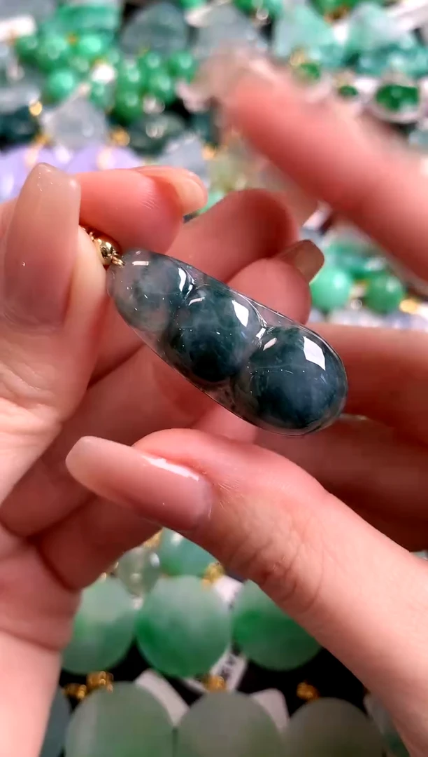 【闪购商品】翡翠颈饰未镶嵌13009204