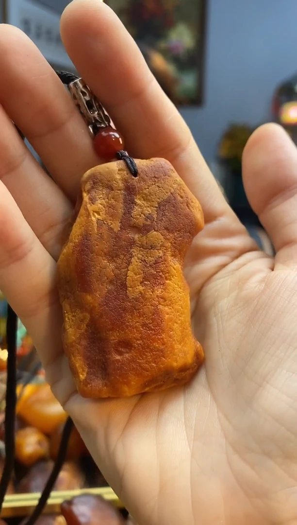 未镶嵌颈饰琥珀吊坠