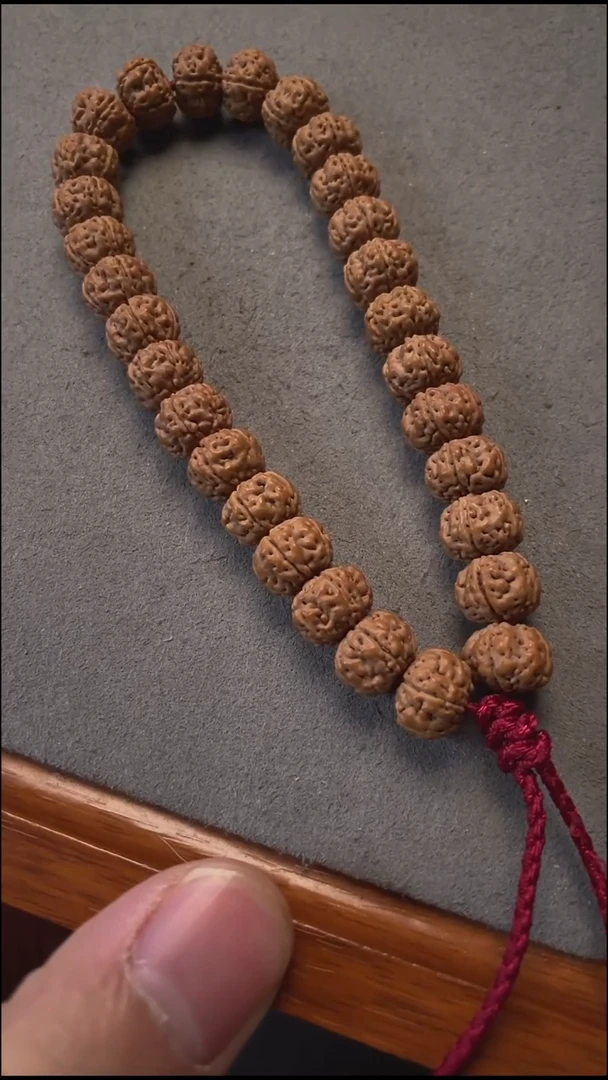 手串金刚菩提W-11原桩老树王手持（打孔处不挑黄）