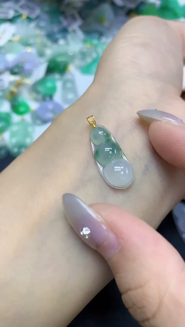 颈饰18K金镶嵌翡翠天然缅甸翡翠A货百元以上9元证书费自理