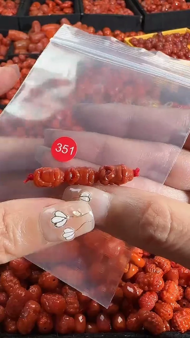 颈饰未镶嵌南红玛瑙1