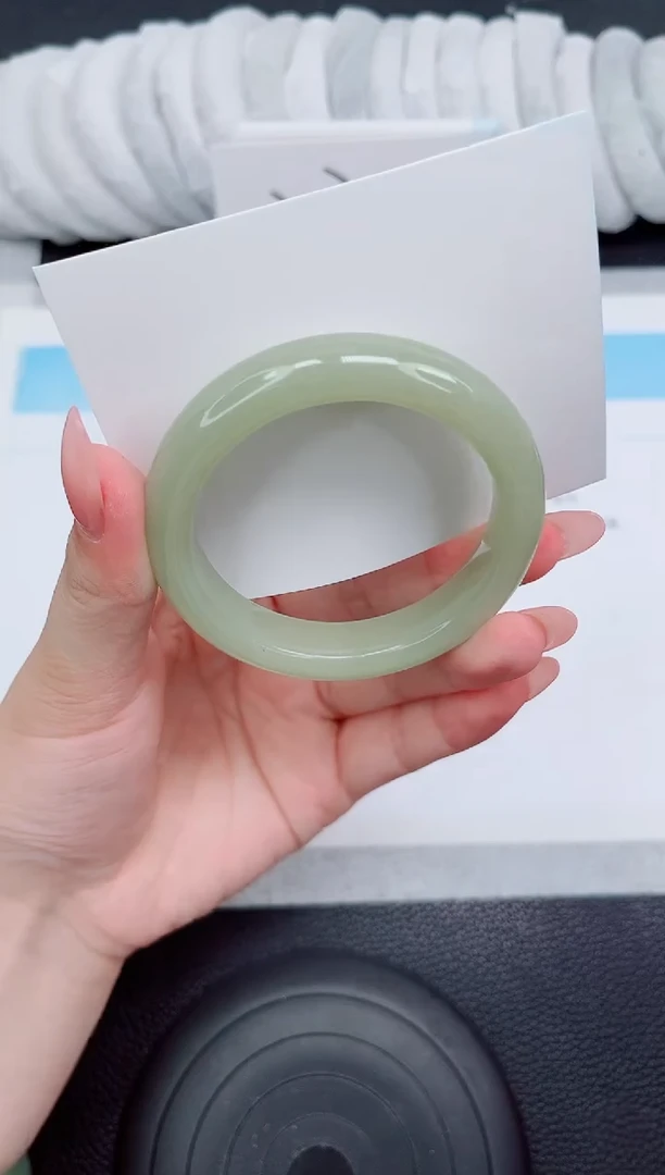 石英质玉手镯未镶嵌225-54.3