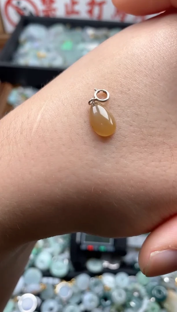 【闪购商品】翡翠颈饰未镶嵌哥哥