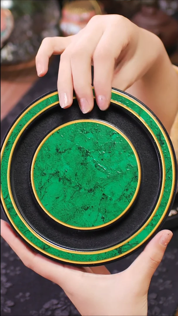 壹藏贰宝碧绿色图案小壶承