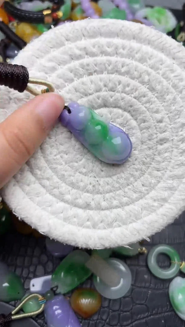 颈饰未镶嵌翡翠缅甸翡翠吊坠