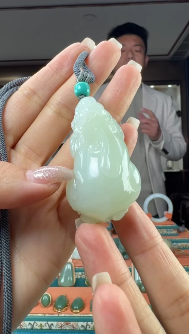 颈饰未镶嵌和田玉佩佩