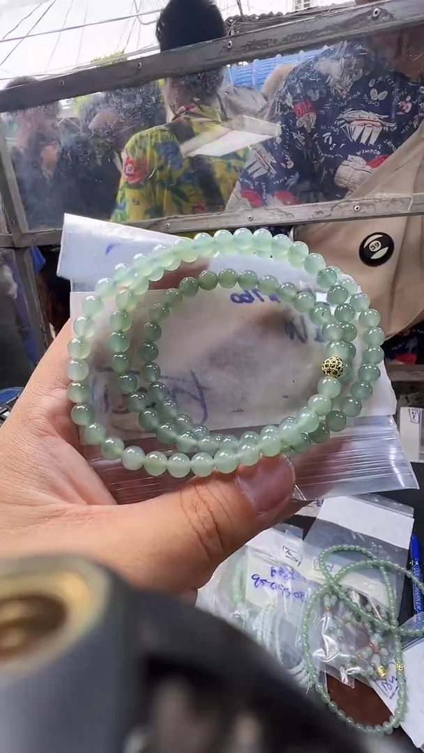 定制翡翠未镶嵌翡翠珠串