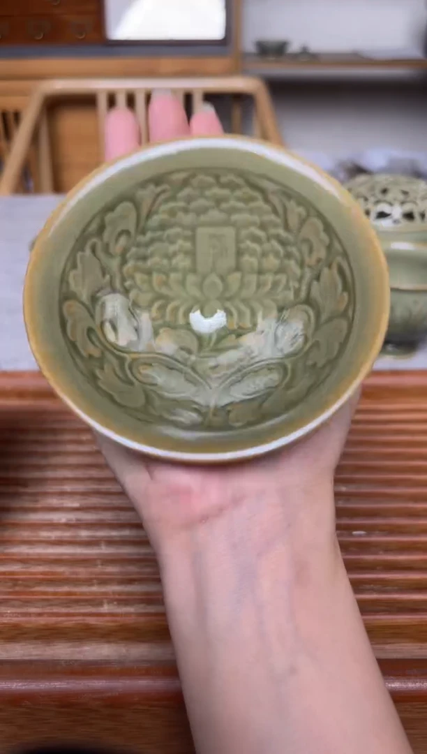 其他橄榄绿大观斗笠盏 微瑕
