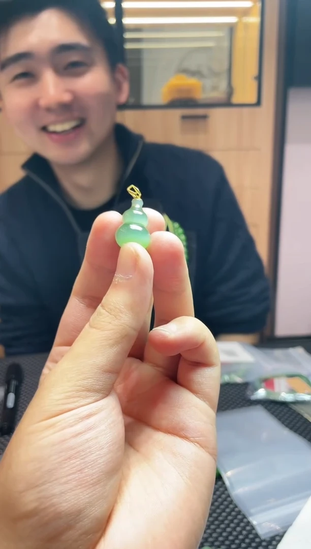 颈饰未镶嵌和田玉和田玉碧玉猫眼葫芦吊坠