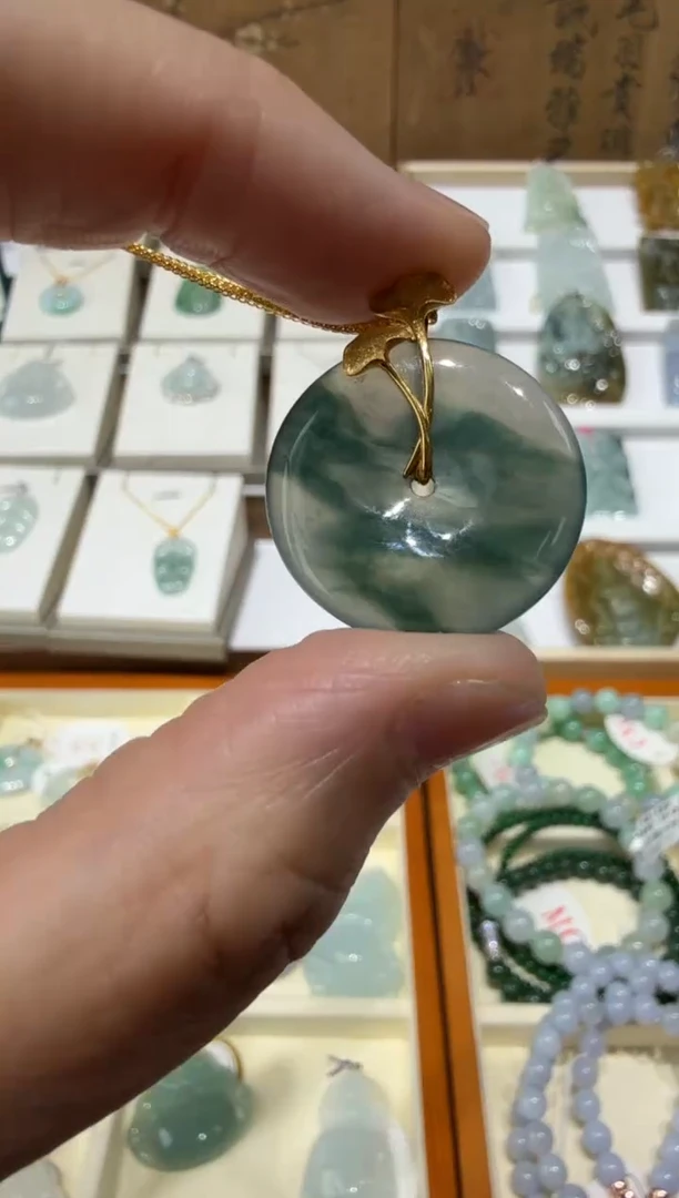 18K金镶嵌挂件翡翠A货翡翠多样性孤品