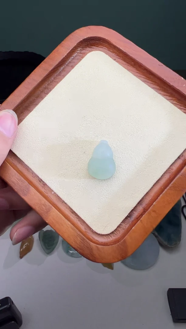 定制翡翠未镶嵌白冰葫芦