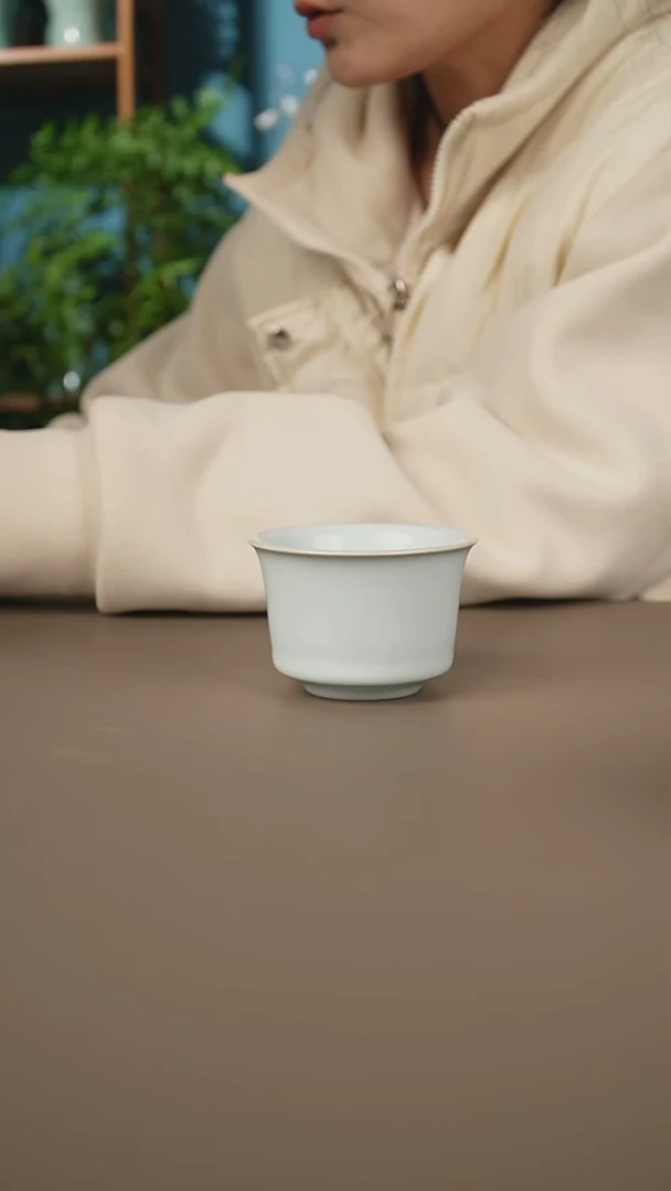 奎奎月白马蹄杯