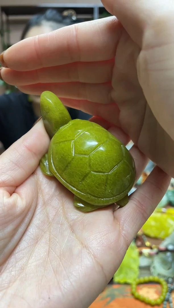 未镶嵌岫玉颈饰多样性发货发其中之一