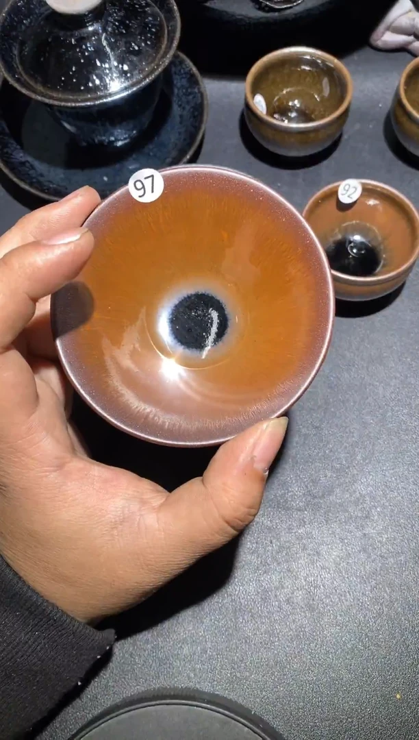 茶盏宸**烟           192