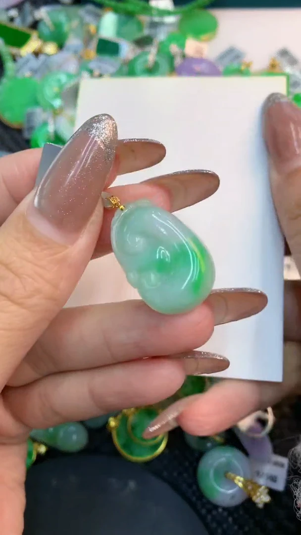 颈饰未镶嵌翡翠1