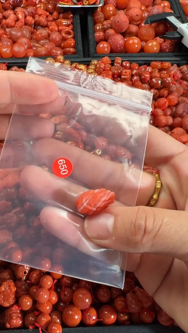 【闪购商品】南红玛瑙颈饰未镶嵌1