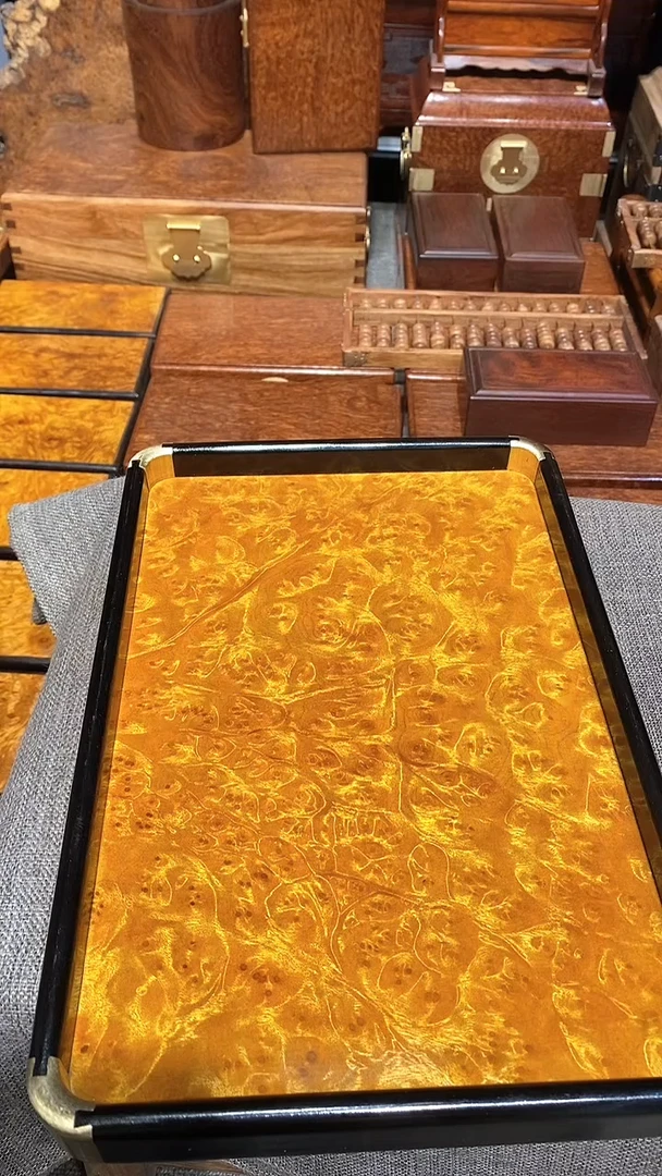 香樟木黄金樟茶盘一个