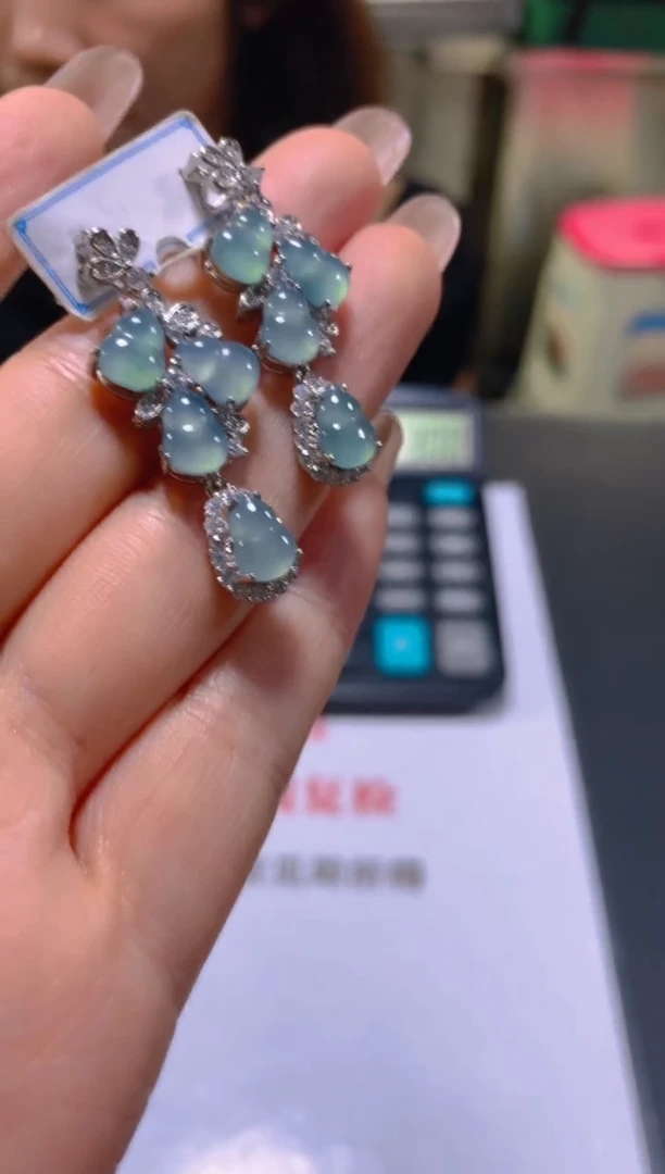 未镶嵌翡翠耳饰多样性发一