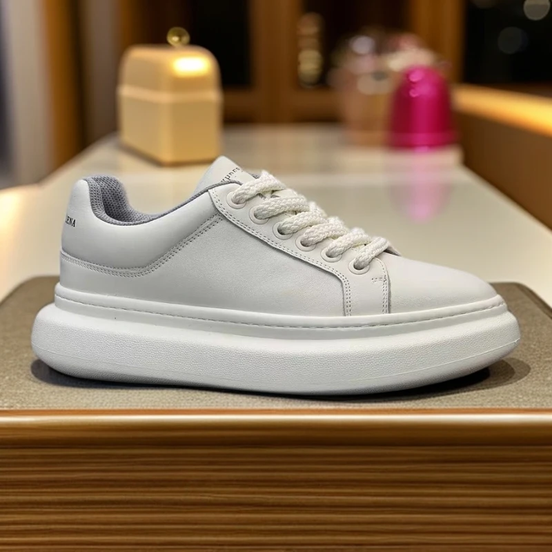 男鞋春秋款新款欧洲站潮流简约百搭软厚底真皮小白运动休闲潮鞋男