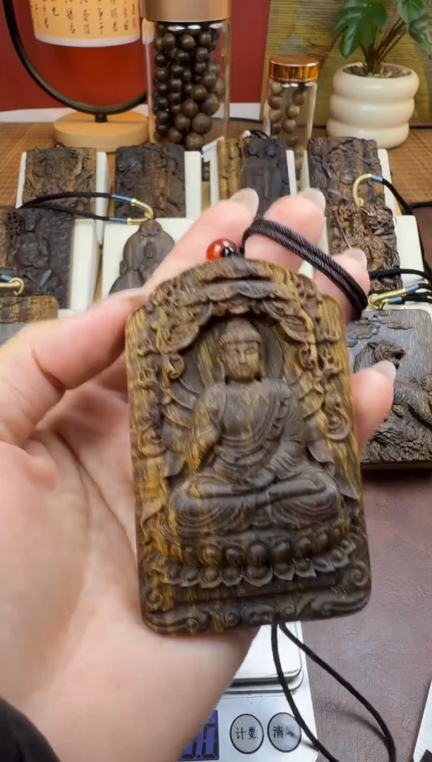 木木雕款芽庄 十二生肖守护 阿米陀佛 8cm 送养香瓶