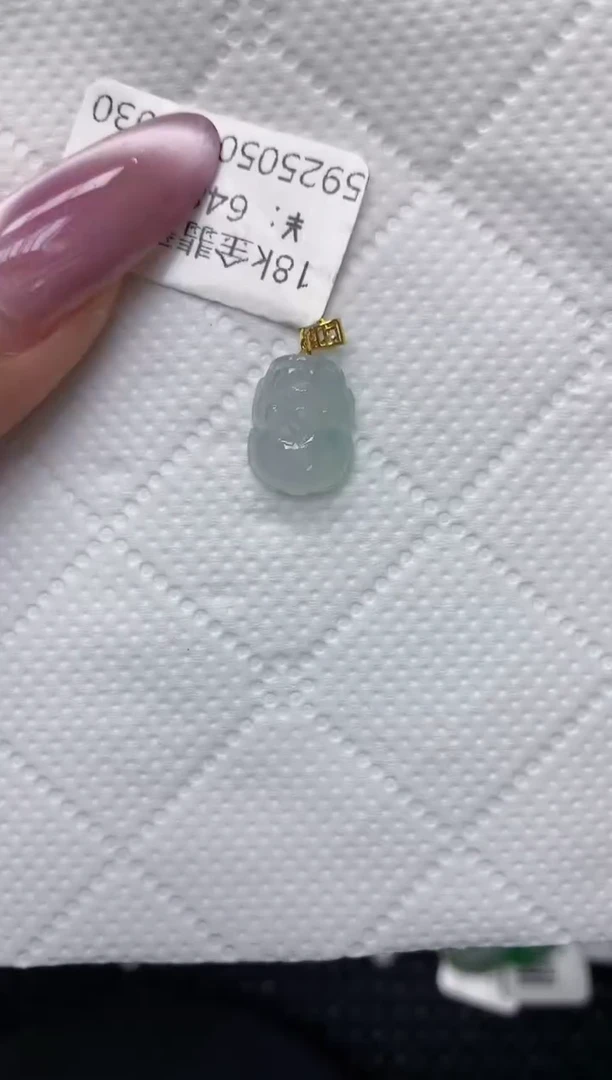翡翠18K金镶嵌颈饰1111111111