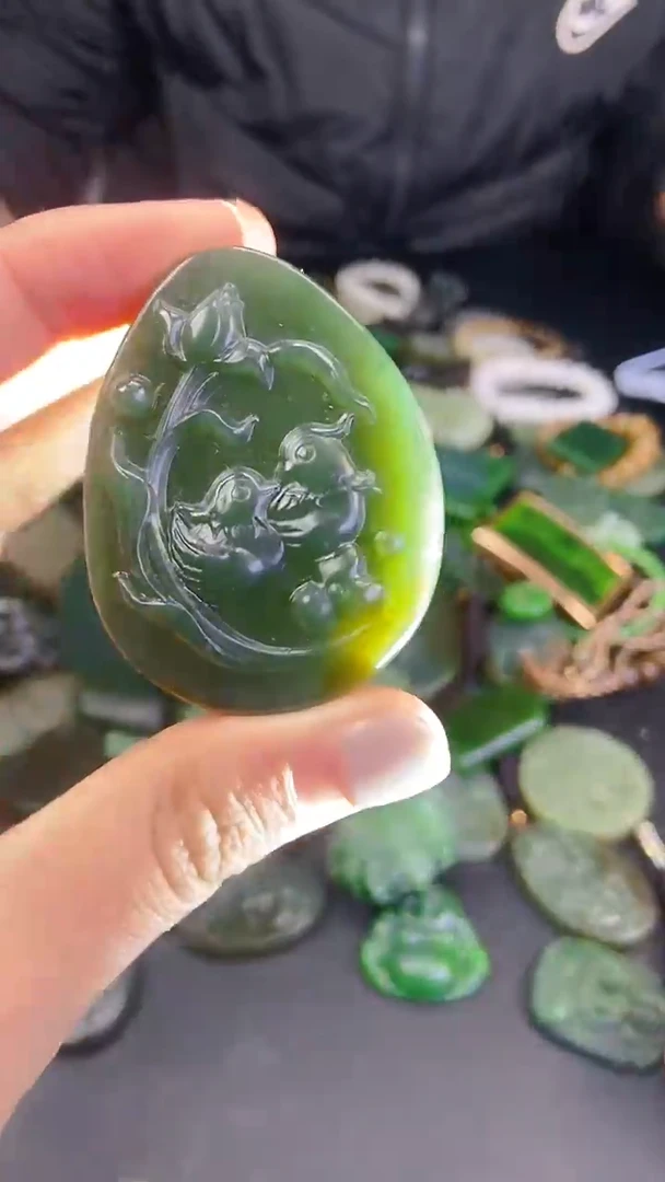 颈饰未镶嵌和田玉1