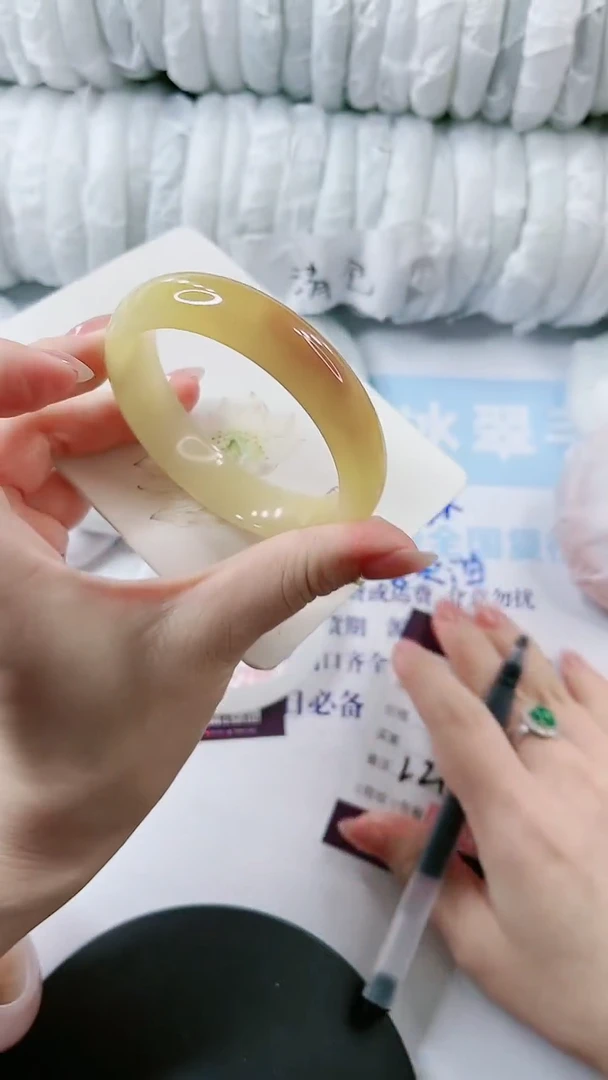 【闪购商品】石英质玉手镯未镶嵌多样性发货L21