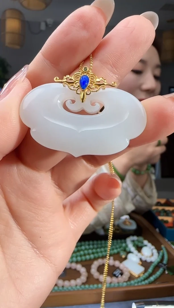 和田玉18K金镶嵌吊坠(不含链)1