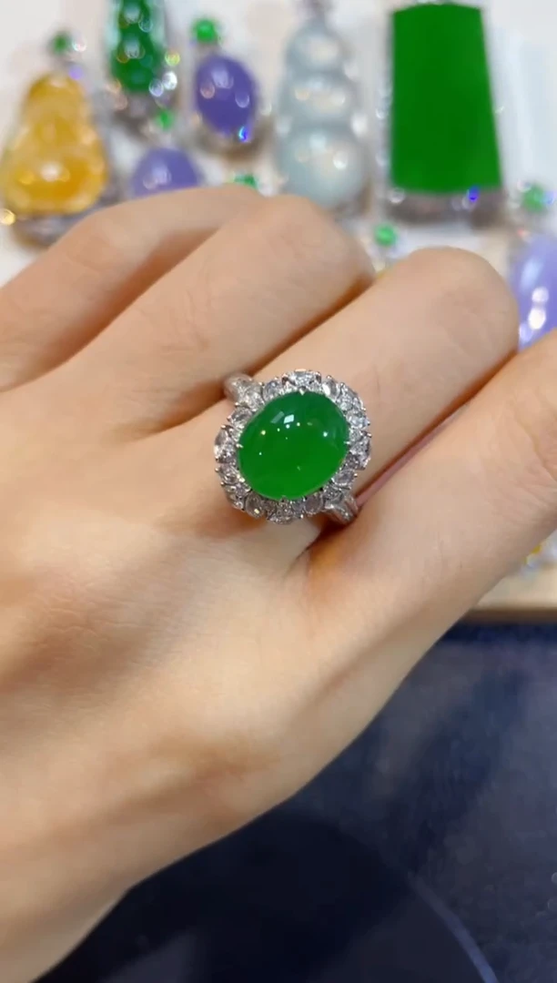 颈饰18K金镶嵌翡翠团购39