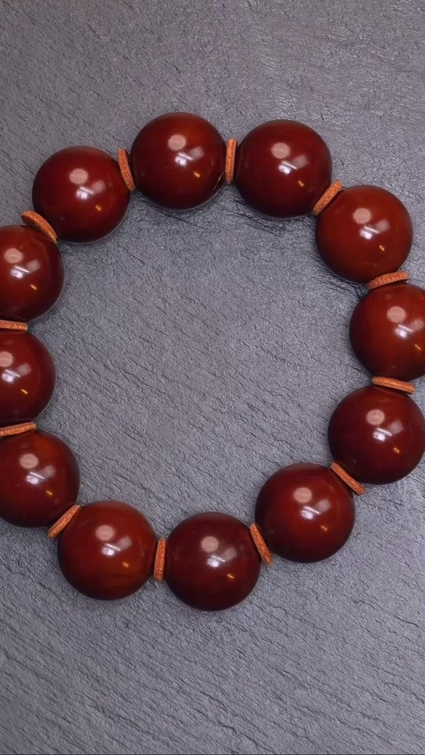 【闪购商品】橄榄核吊坠1.9正圆光珠回血