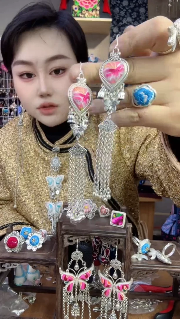 【闪购商品】刺绣纯手工苗绣非遗耳环