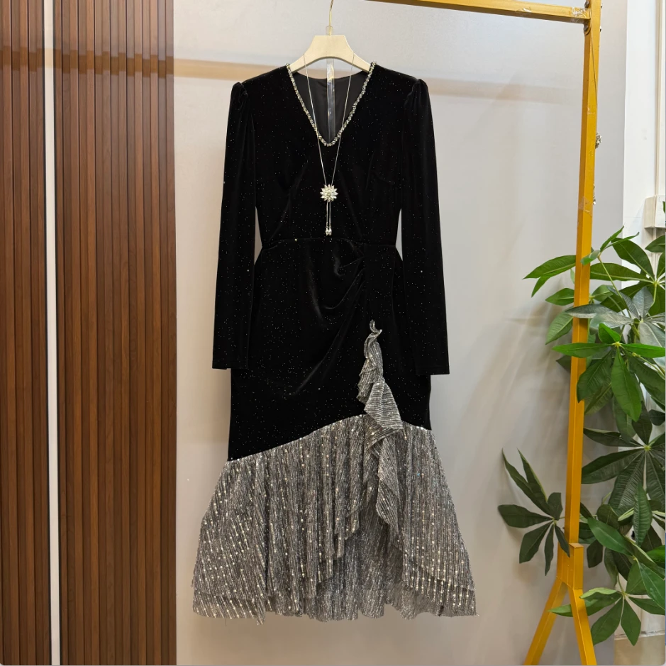 秋冬新款亮闪闪时尚气质V领不规则流苏下摆设计优雅轻奢连衣裙