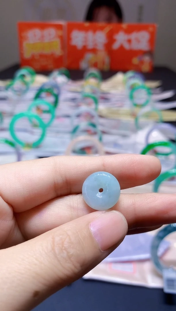 颈饰未镶嵌翡翠翡翠福利吊坠多样性发一