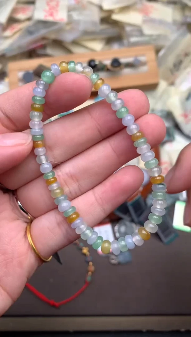 翡翠挂件未镶嵌 —