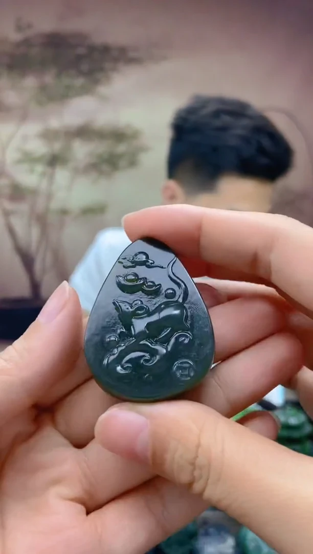 颈饰未镶嵌和田玉1