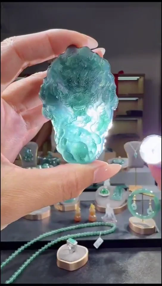 吊坠(不含链)未镶嵌翡翠龙牌（多样性发其一）