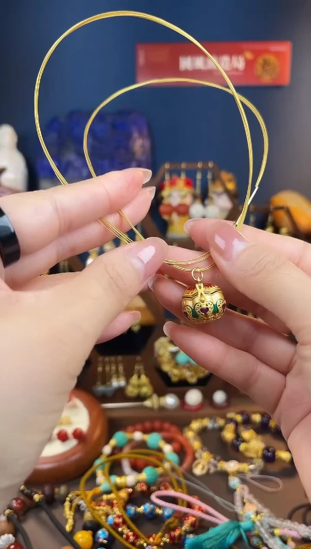 桃**妈，柿柿如意珐琅吊坠