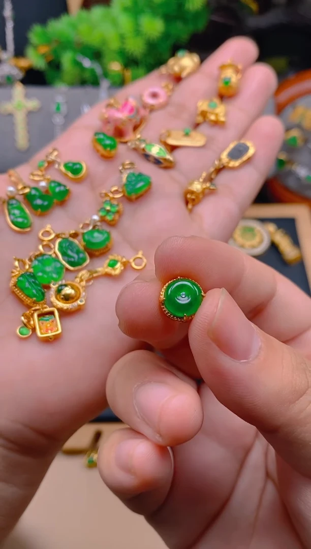 吊坠(不含链)未镶嵌翡翠穿孔平安扣