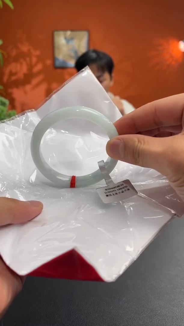 未镶嵌手镯翡翠翡翠手镯