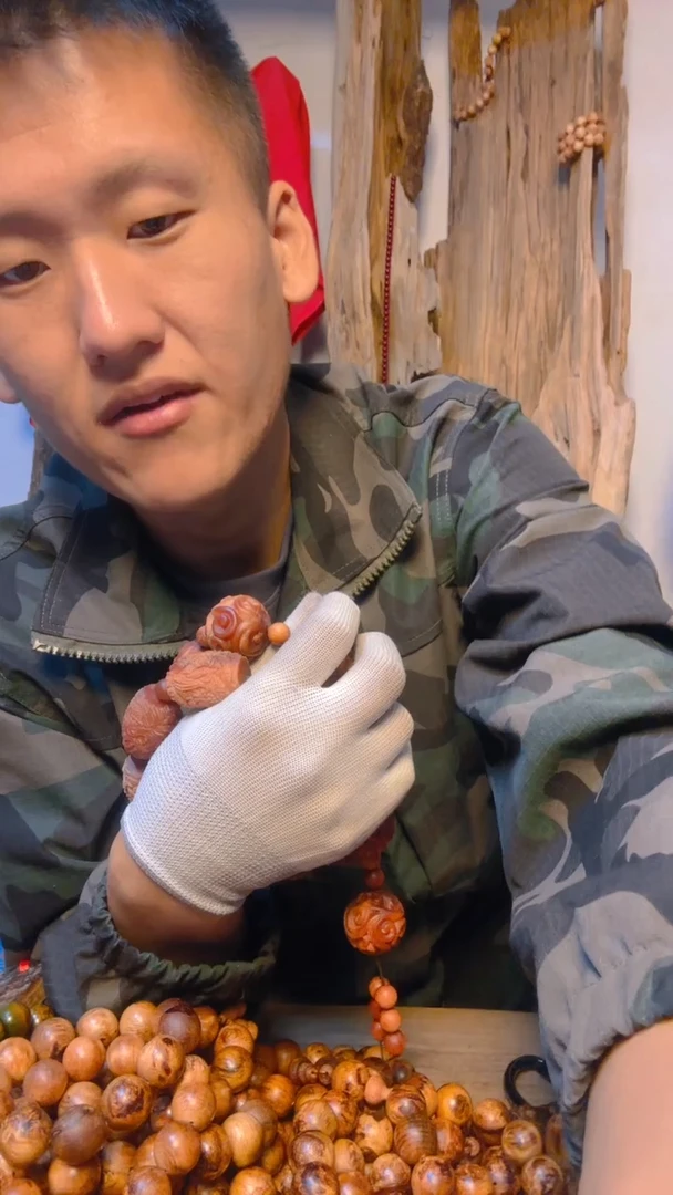 松木（琥珀木）手串/手链手持竞拍 2选一