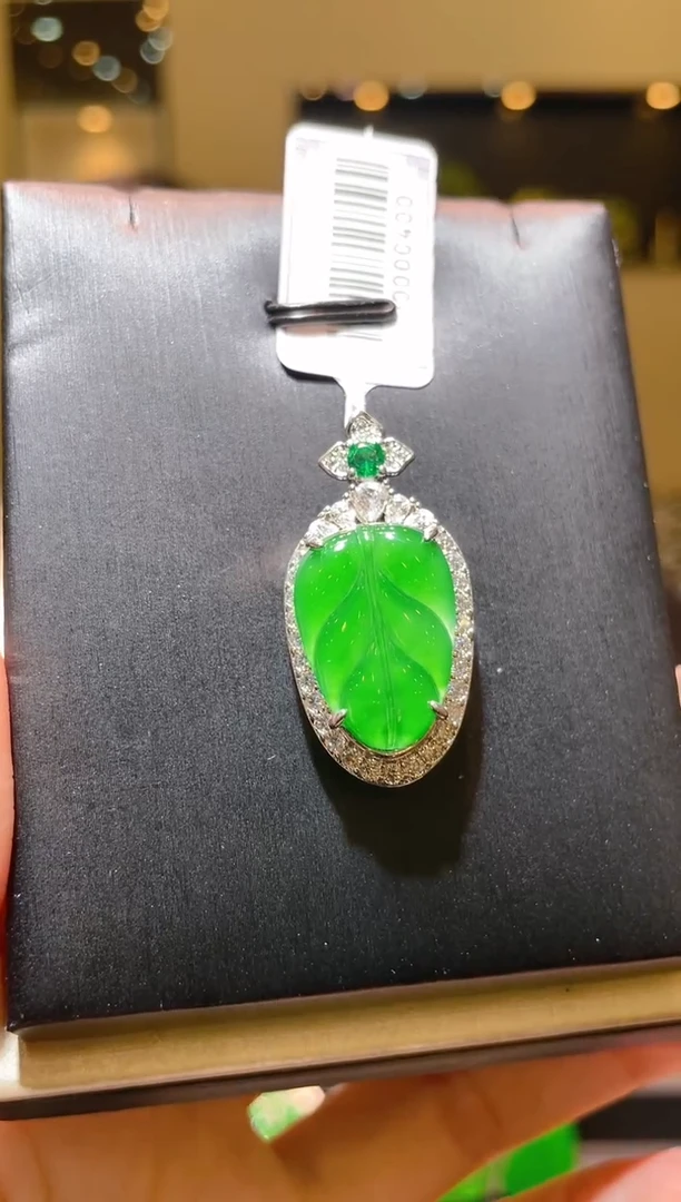 【闪购商品】翡翠吊坠(不含链)未镶嵌A9